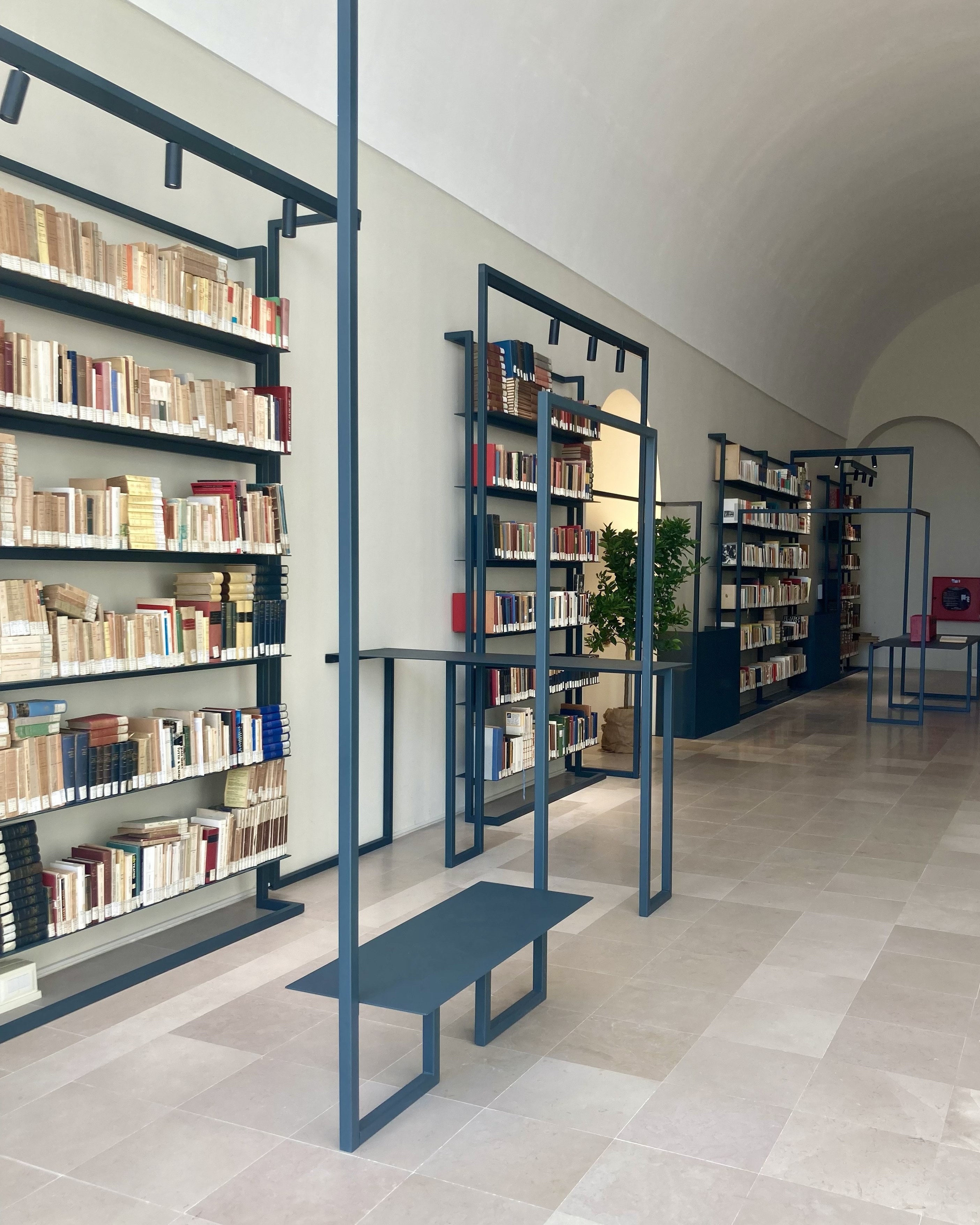 Snake - Arredo sala Fondazione ITS - foto 4